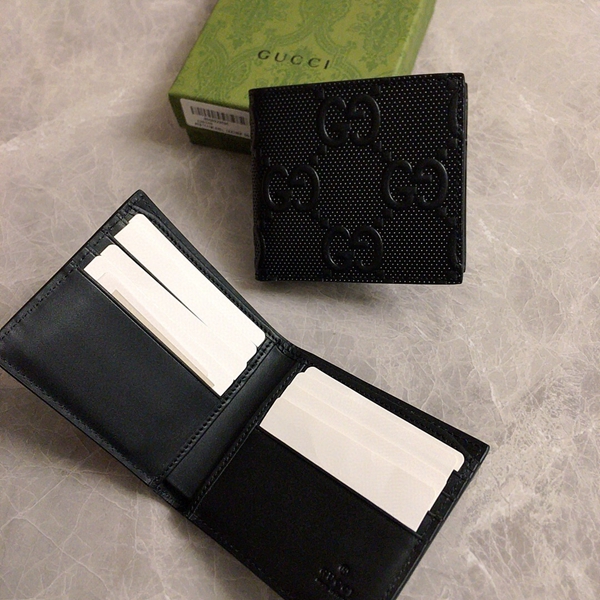 グッチ財布 レプリカ着用イメージ